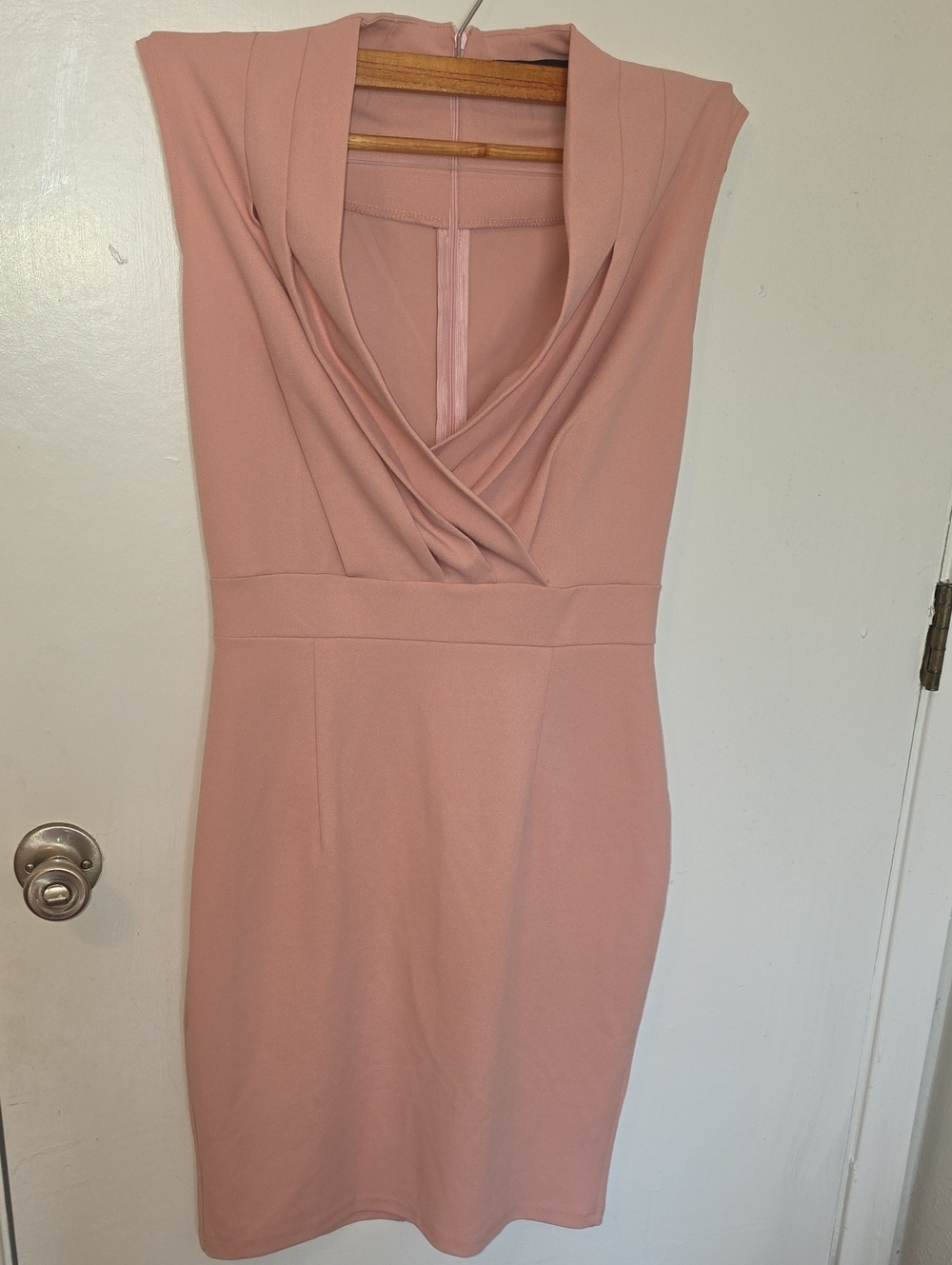 Miusol Rose Pink Pleated V-Neck Cap Sleeve Dress Size M NWOT